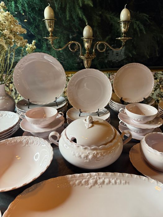 Hutschenreuther- Сервиз за хранене за 14 Нов Розов порцелан