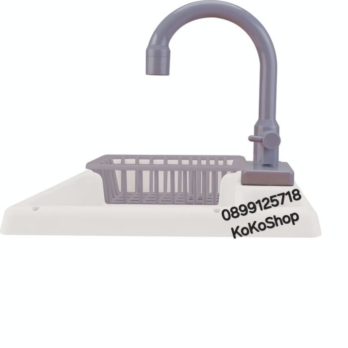 Детска мивка с течаща вода и кухненски  аксесоари