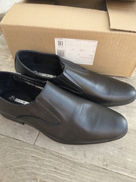 Продам мужские туфли 40р