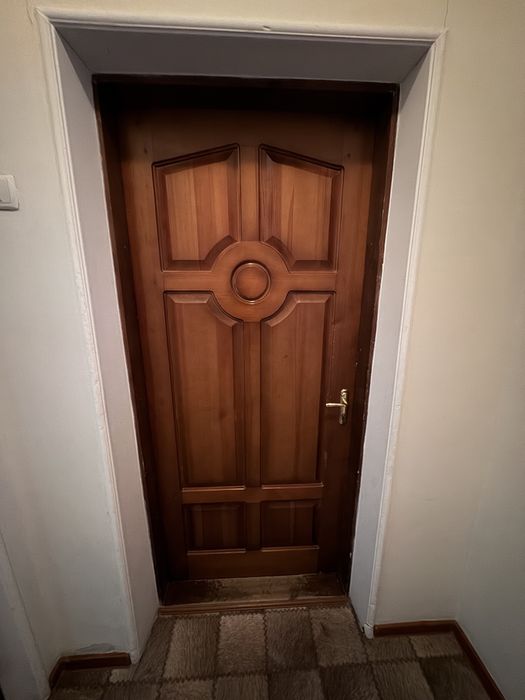 Продам двери деревянные