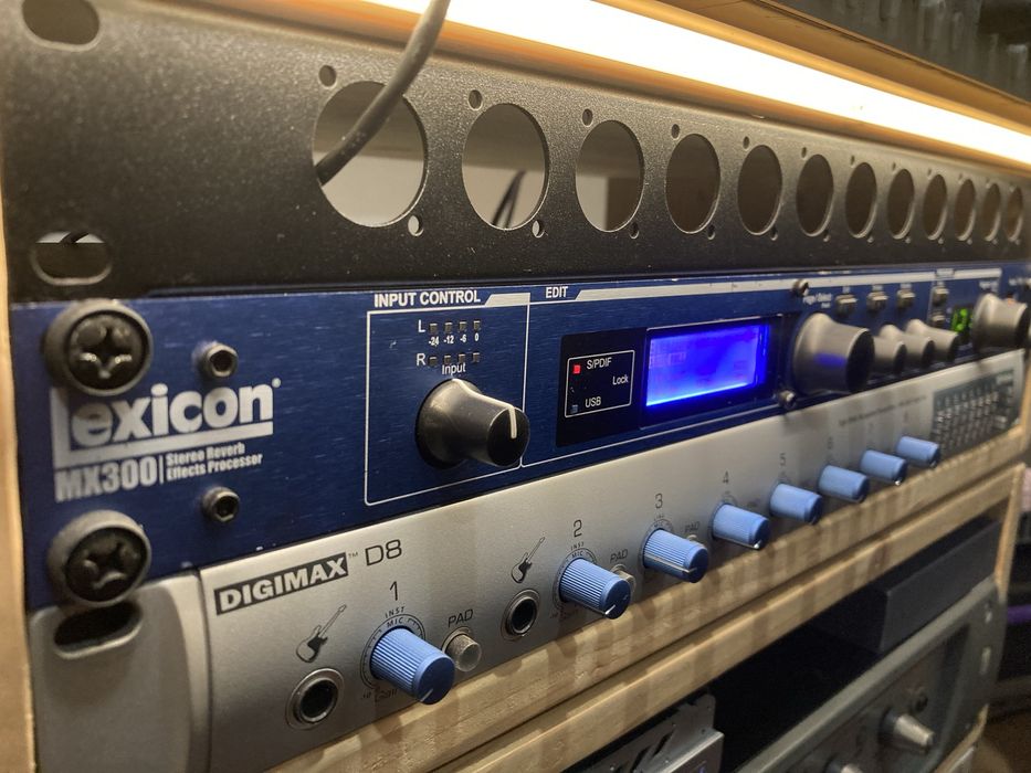 De Vanzare Lexicon MX 300