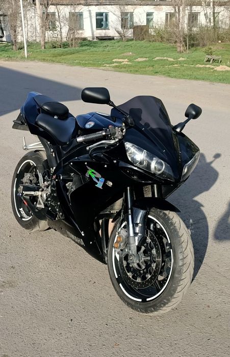Спортбайк Yamaha R1