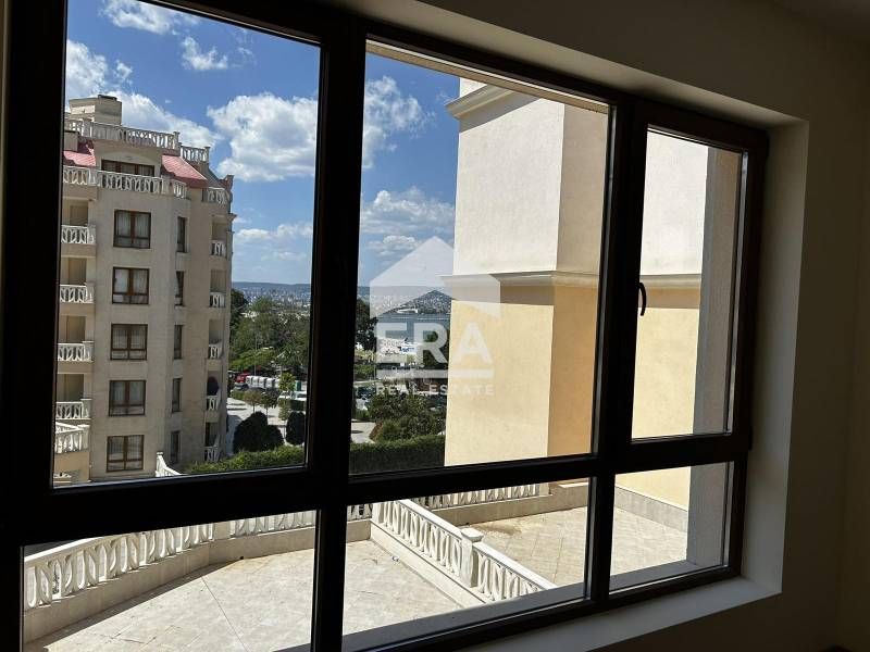 Продава се Двустаен апартамент в Варна, Аспарухово - 94 кв.м за 1394 €/кв.м - Снимка #2