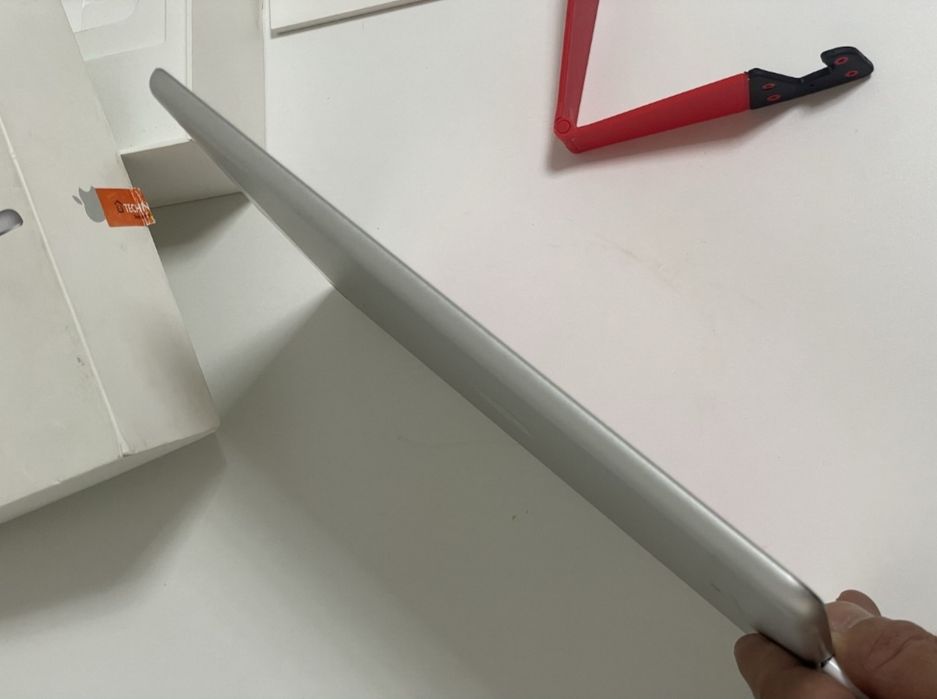 Продам IPad 2019 идеальное состояние