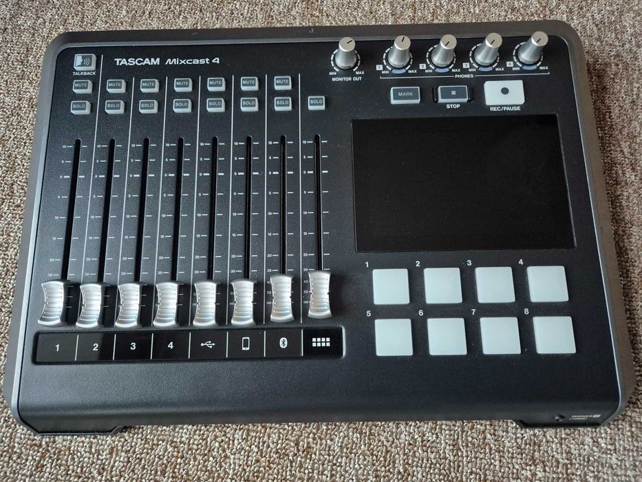 Tascam Mixcast 4-Mixer de înregistrare podcast