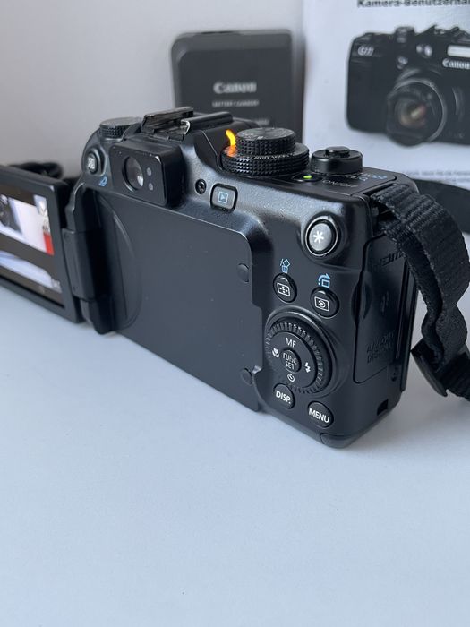 Aparat Foto Digital CANON PowerShot G11 Black 32GB 10.0MP 5X Optical Zoom