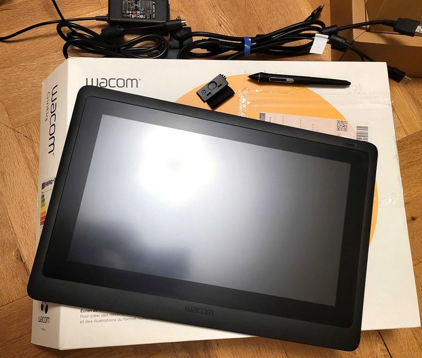 Графичен дисплай Wacom Cintiq 16