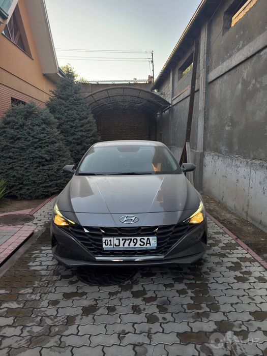 Hyundai Elantra 2.0 срочно