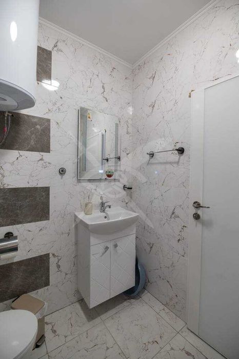 Дава се под наем Тристаен апартамент в Пловдив, Център - 140 кв.м за 1146.99 € - Снимка #12