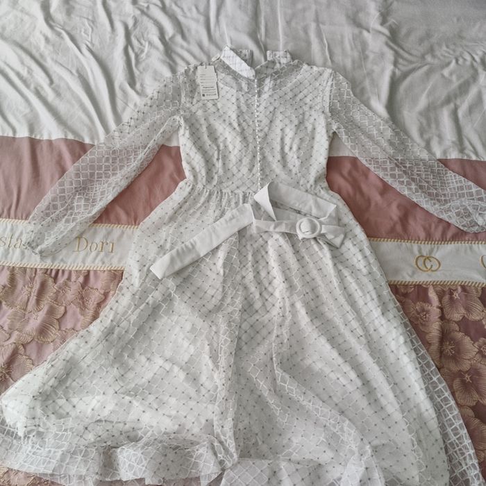 Платье белое новое с этикеткой