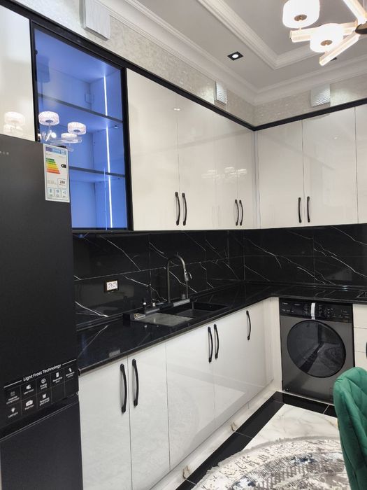 Продам новостройку 3 ком на 6 этаже 10 этажного дома с лифтом 90 кв м