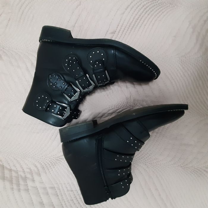 Ghete marimea 38 negre