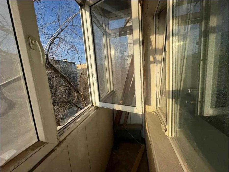 1комн кв 8мкр ремонт требуется