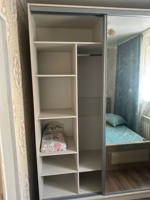 Шкаф купе с зеркалом