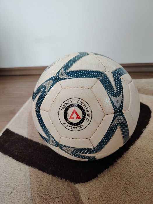 Minge fotbal Joma si Nexo