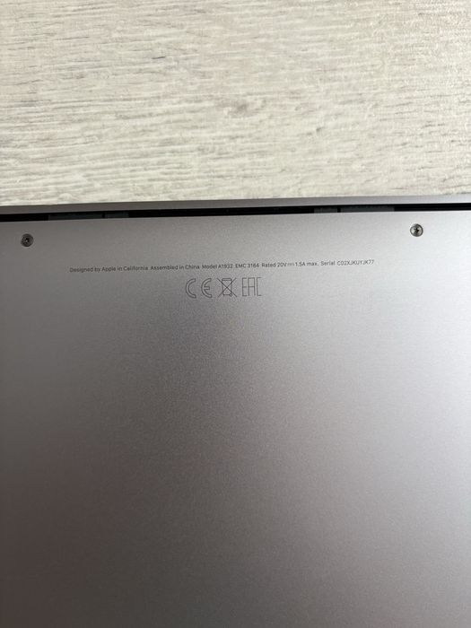 MacBook Air 13-inch model A1932