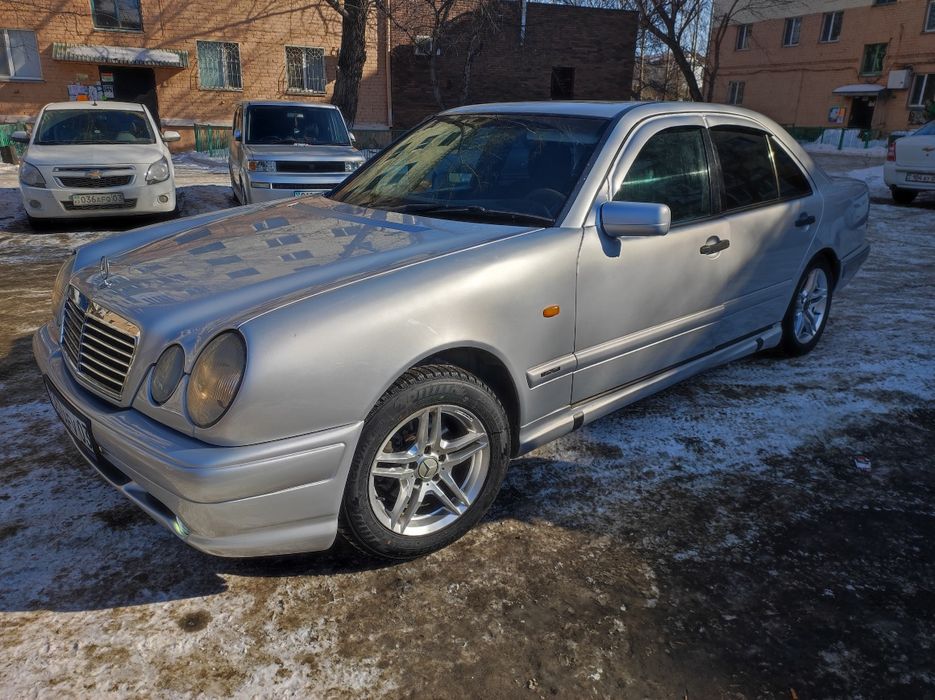 Мерседес е200 в отличном состоянии