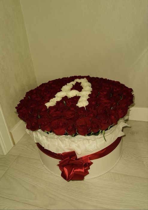 Буква «А» 101 роза! Свежие, собрал сегодня!