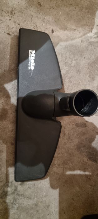 Продавам четки,тръби и маркучи за прахосмукачка MIELE