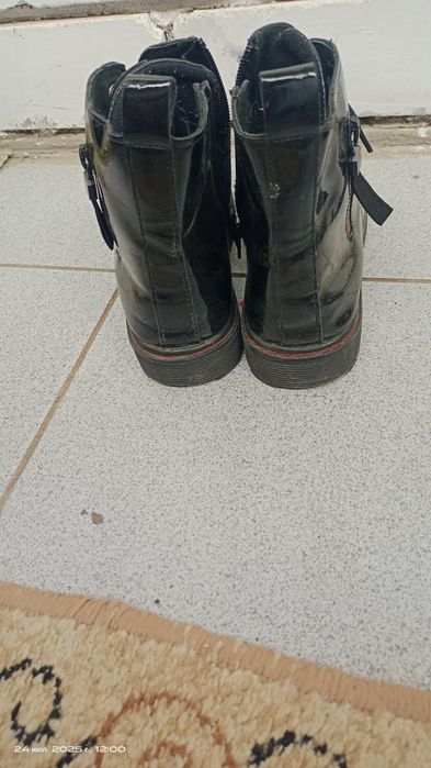 Продам осение ботинки