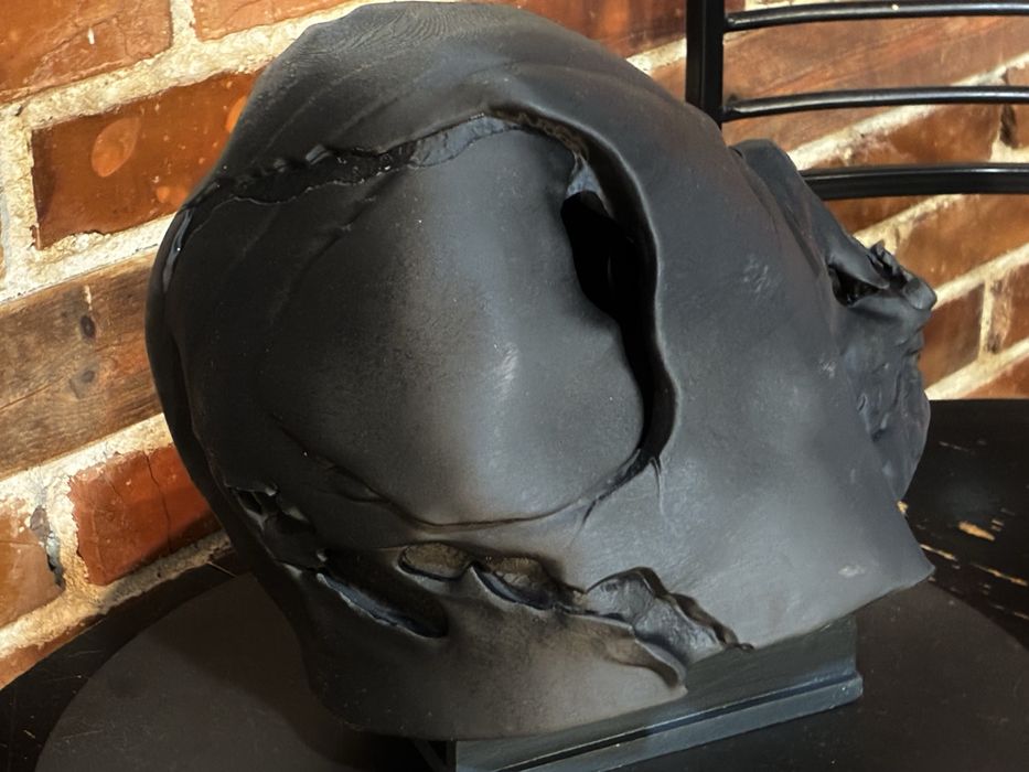 Star Wars. Разтопения шлем от кладата на Darth Vader