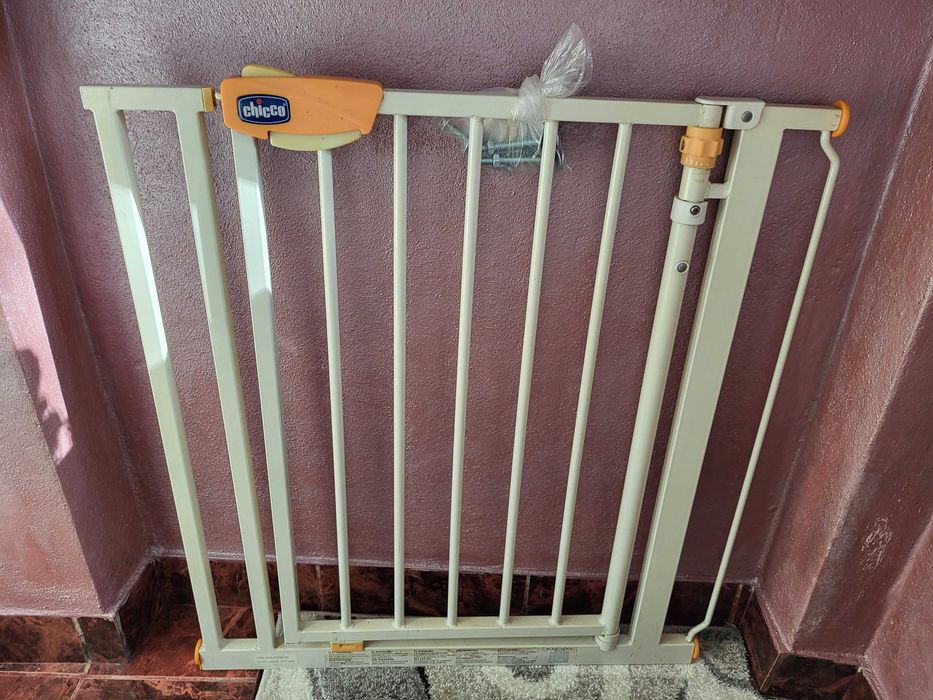 Poarta siguranta chicco pentru caini