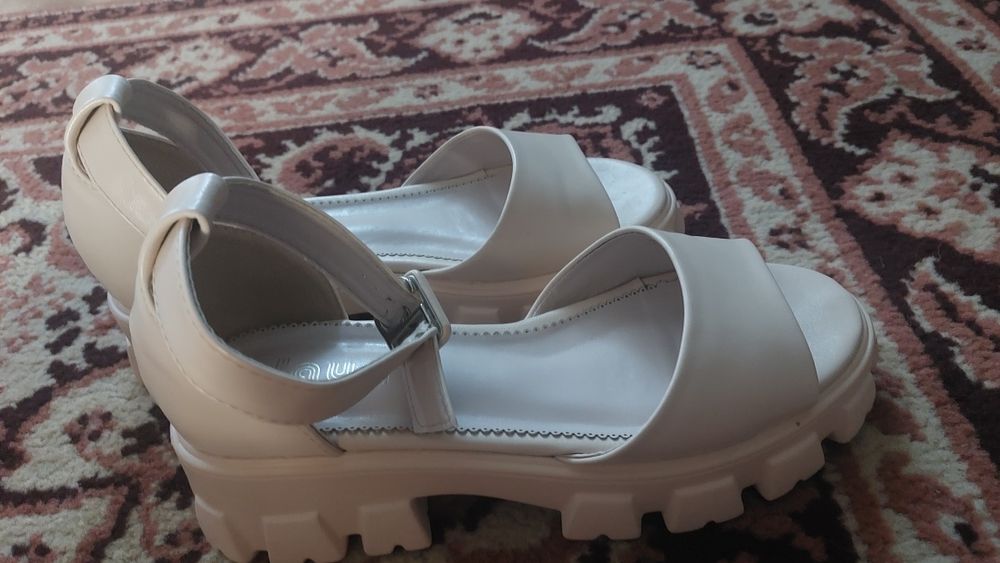 Босоножки на лето