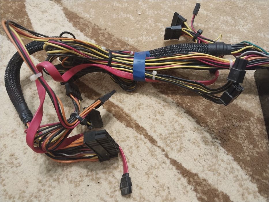 Продам блок питания на компьютер 500W