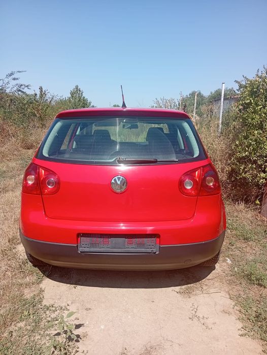 Vând Volkswagen Golf 5