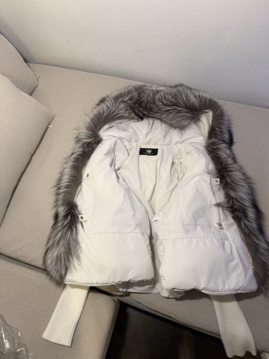 Geaca Carolina Design noua cu umeras si cutie