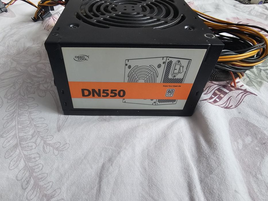 Захранване за компютър DeepCool