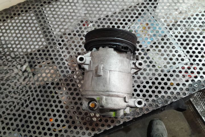 Compresor AC 67299 Renault Scenic a 2-a generatie