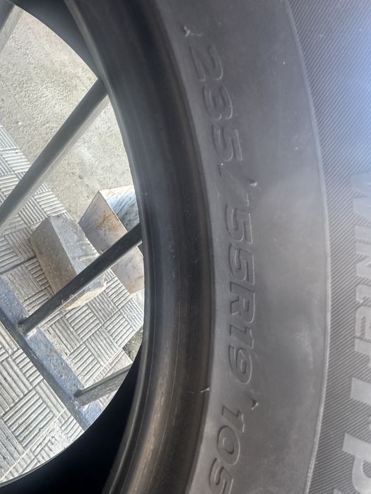 Продам шины зимные бу размер 235/55/19