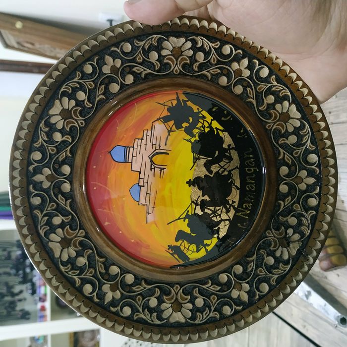 Yog'och lagan dekorativ. Qo'l mehnati, yong'oq daraxtidan tayyorlangan