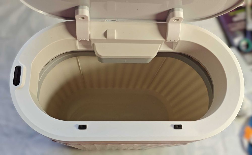 Автоматичен сензорен кош 8L смарт с капак – водоустойчив