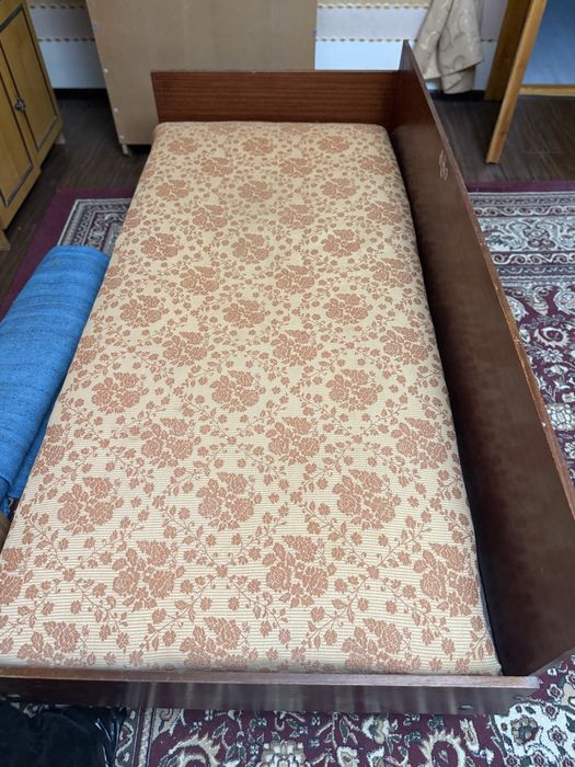 кровать хорошее состояние