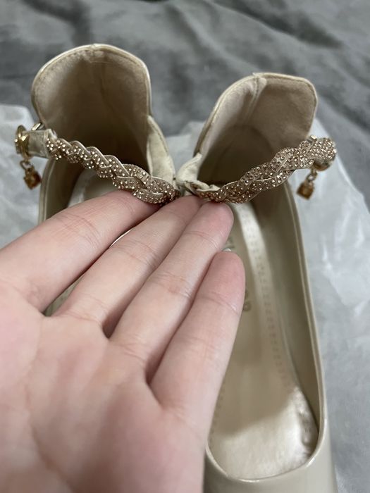 Туфли 38 бежевые