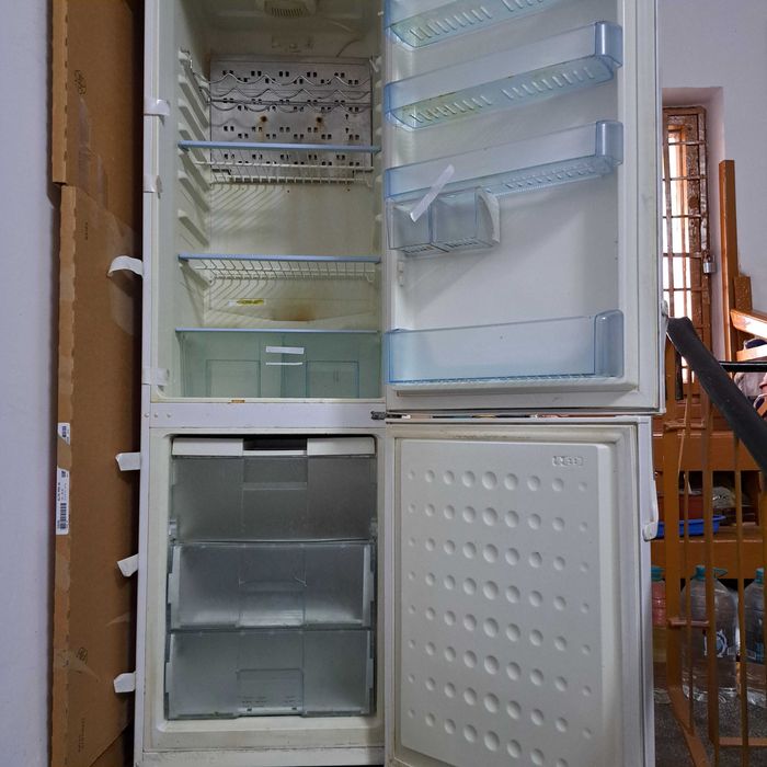 Combina frigorifica Arctic.