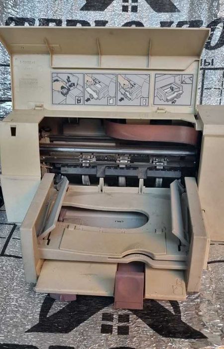 Продаётся принтер HP Hewlett packard DeskJet 690C
