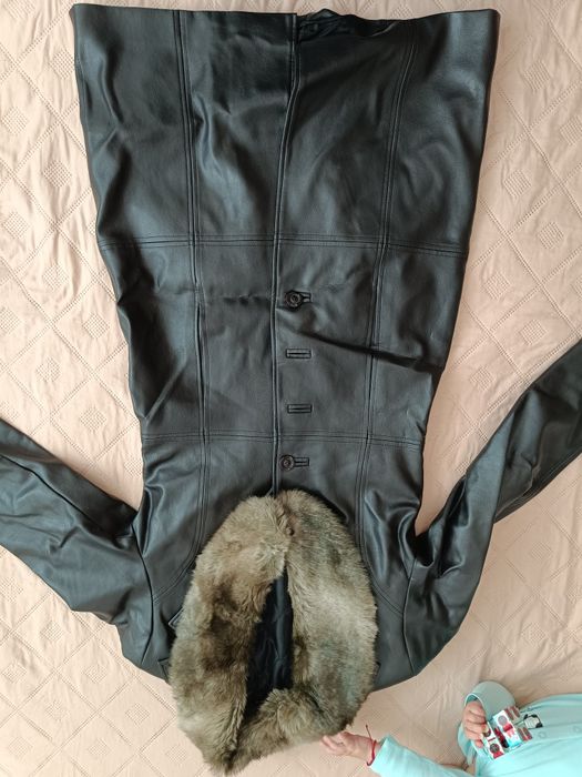 Кожено палто с яка