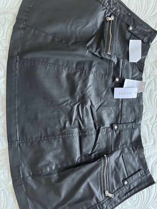 Нова. Кожена пола Guess номер 25/XS
