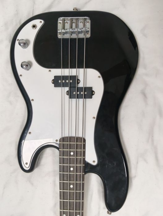 Электро басс гитара