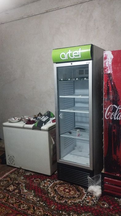 Витрина халаделник