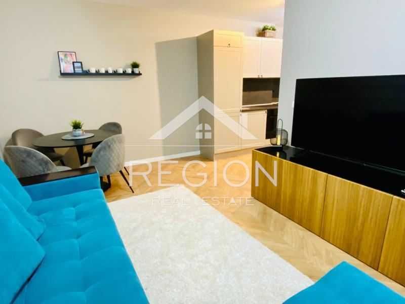 Дава се под наем Тристаен апартамент в Варна, Център - 100 кв.м за 663 € - Снимка #1