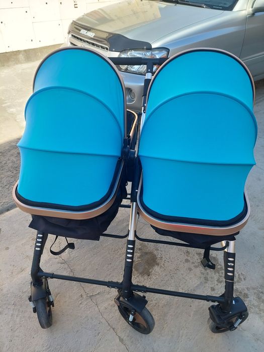 Коляска для близнецов