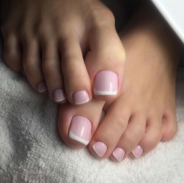 Маникюр и педикюр