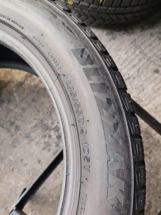 4 anvelope 235 55 19 și 255 50 19