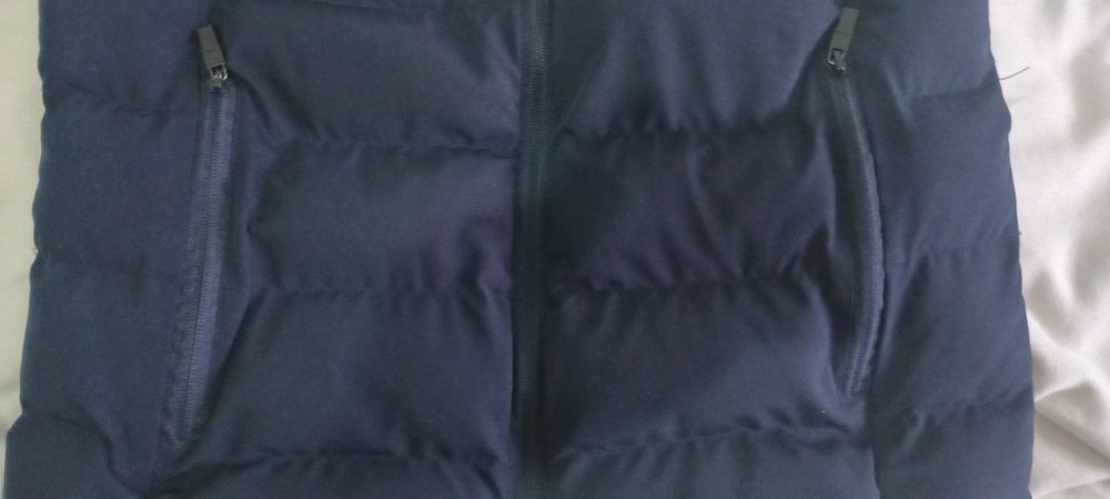 Продам безрукавку на синтипоне