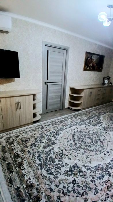 Парные шкафы-комоды в гостиную