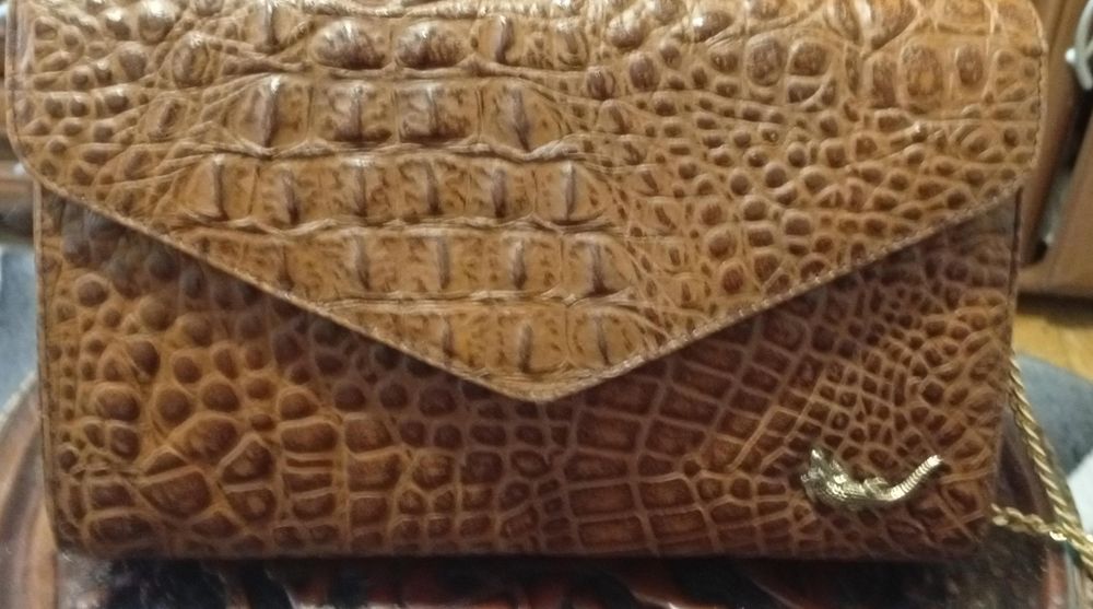 Geantă autentică din piele de crocodil, lucrată manual, culoare coniac